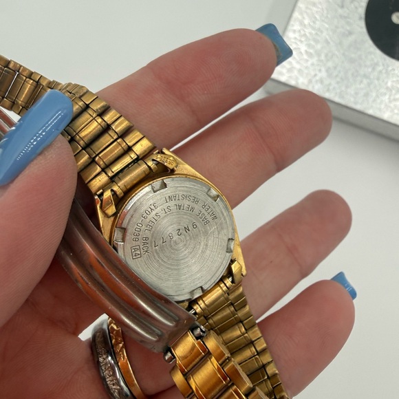 Colleen Lopez Watch MOP Chips Stretch Bracelet display picture 3